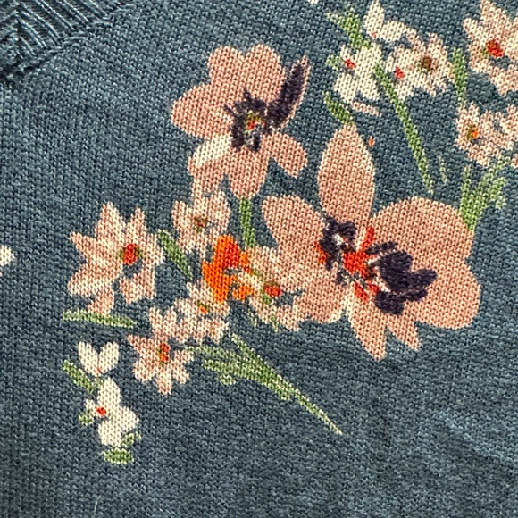 Daniel Rainn Teal Floral V-Neck Top - Picture 4 of 5